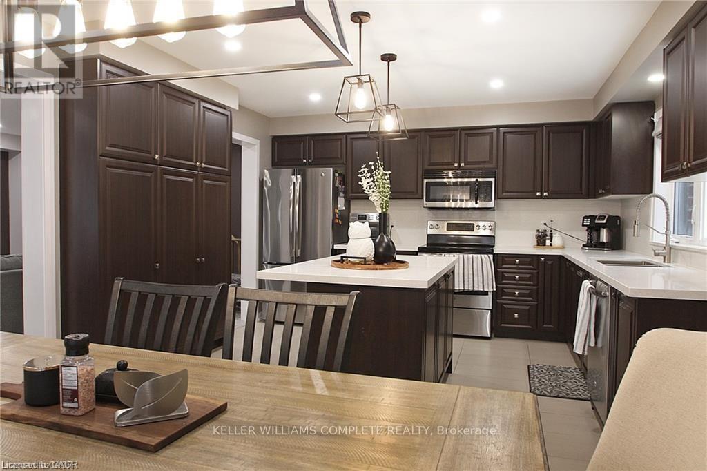 23 Scarletwood Street, Hamilton, Ontario  L8J 0K8 - Photo 7 - X12486092