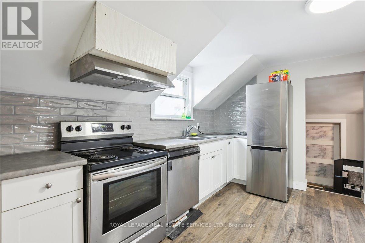 19 Seneca Street, St. Catharines, Ontario  L2R 2V1 - Photo 15 - X12486116