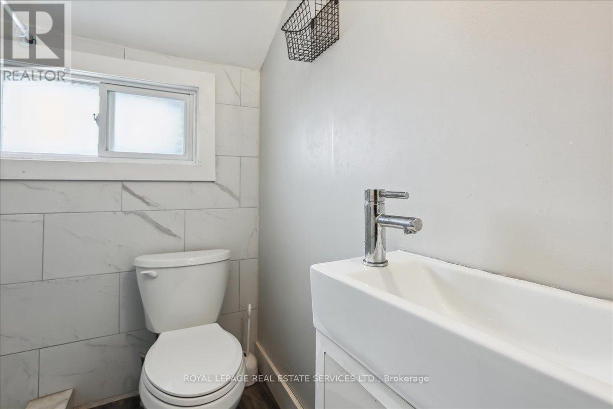 19 Seneca Street, St. Catharines, Ontario  L2R 2V1 - Photo 18 - X12486116