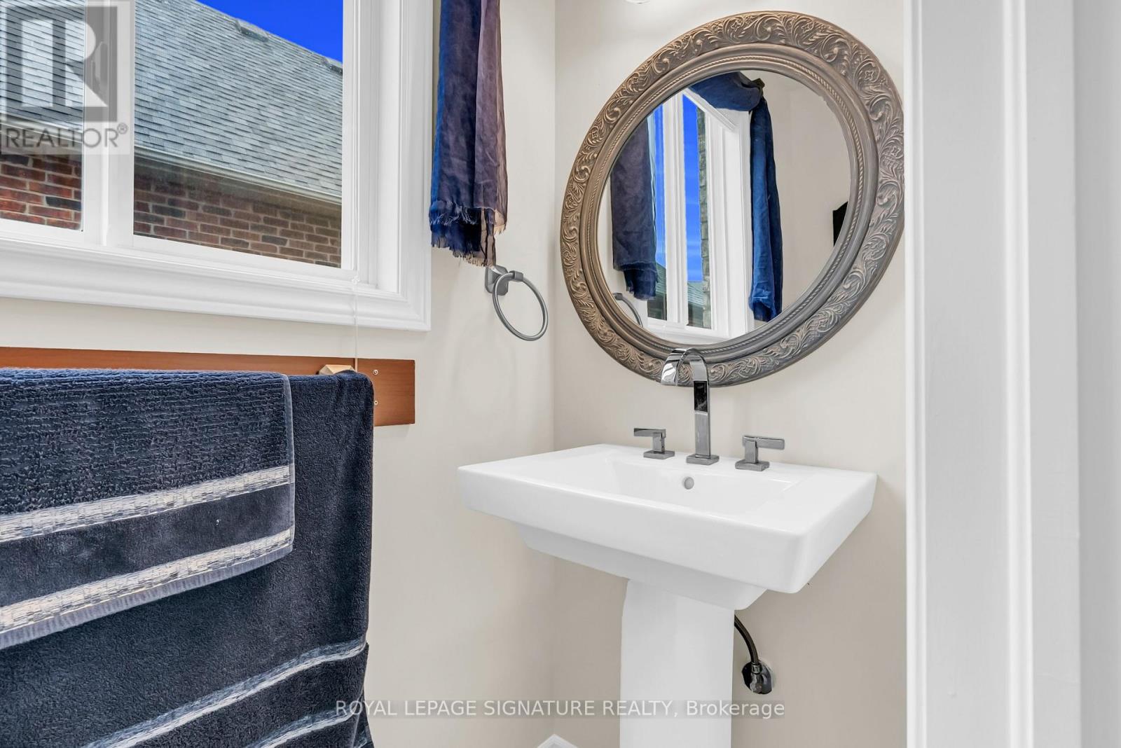 26 Frasson Drive, Guelph, Ontario  N1E 7J9 - Photo 25 - X12435774