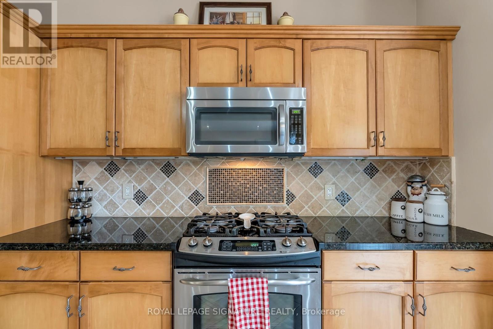 26 Frasson Drive, Guelph, Ontario  N1E 7J9 - Photo 18 - X12435774