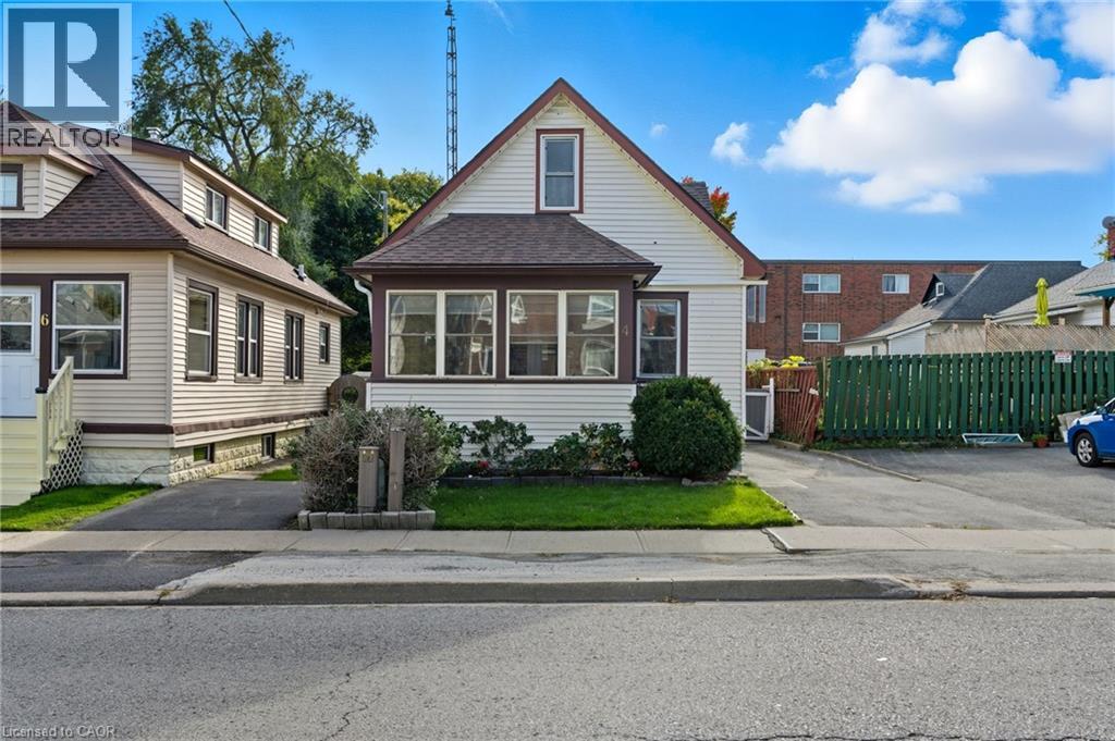 4 Manning Street, St. Catharines, Ontario  L2R 1H9 - Photo 1 - 40783710