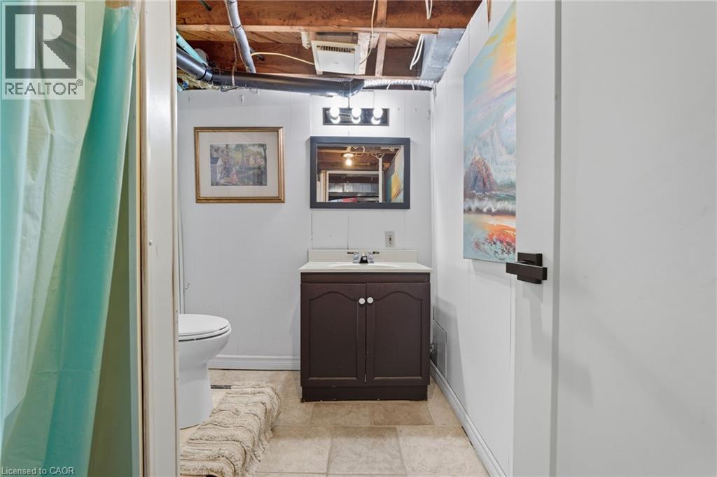 4 Manning Street, St. Catharines, Ontario  L2R 1H9 - Photo 17 - 40783710