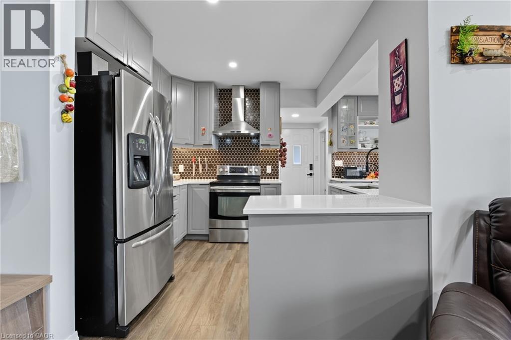 4 Manning Street, St. Catharines, Ontario  L2R 1H9 - Photo 7 - 40783710