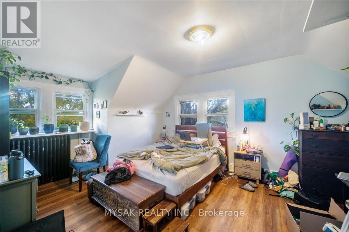 137 Annette Street, Toronto, Ontario  M6P 1N9 - Photo 15 - W12485110