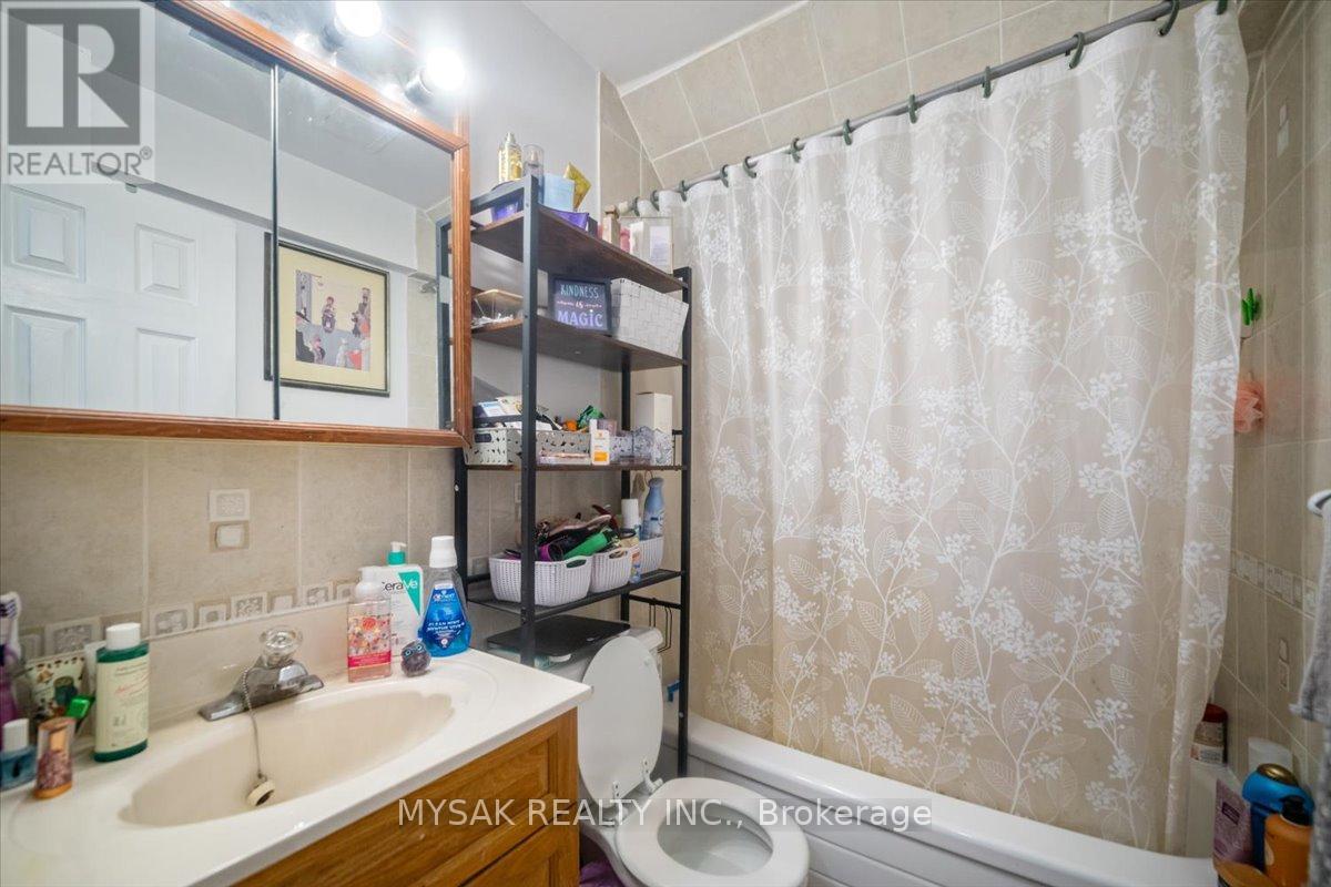 137 Annette Street, Toronto, Ontario  M6P 1N9 - Photo 28 - W12485110