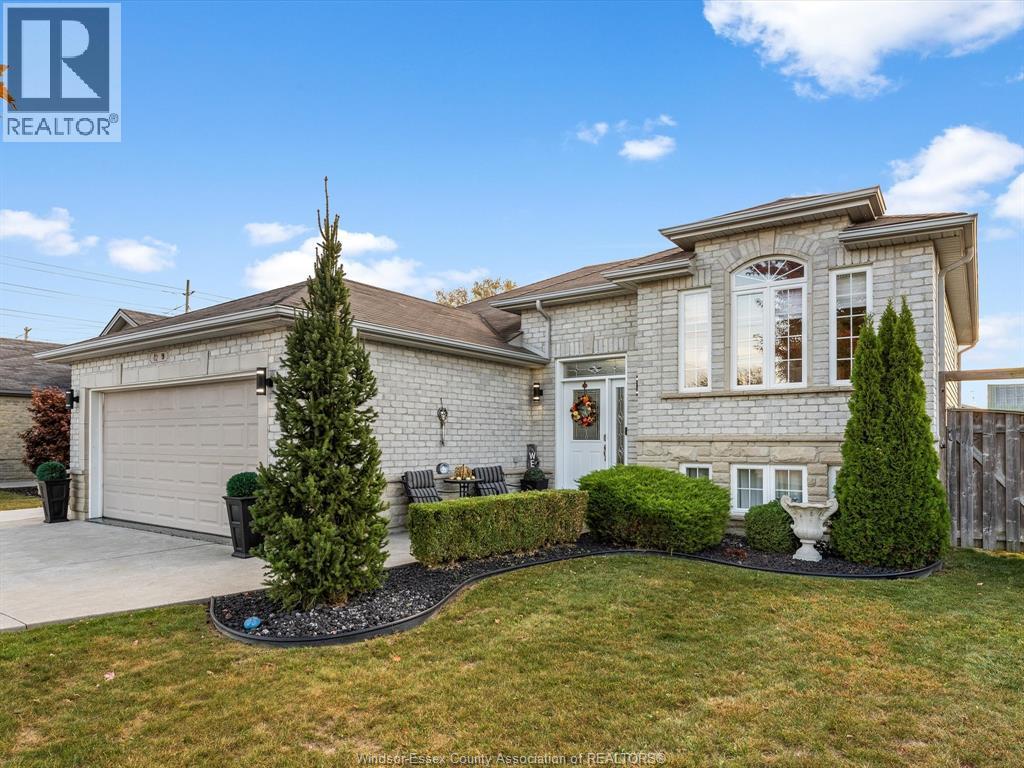 9 Hazel, Kingsville, Ontario  N9Y 0A8 - Photo 2 - 25027393