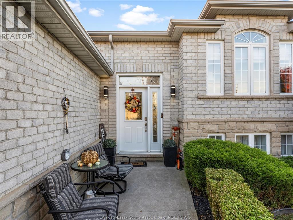 9 Hazel, Kingsville, Ontario  N9Y 0A8 - Photo 3 - 25027393