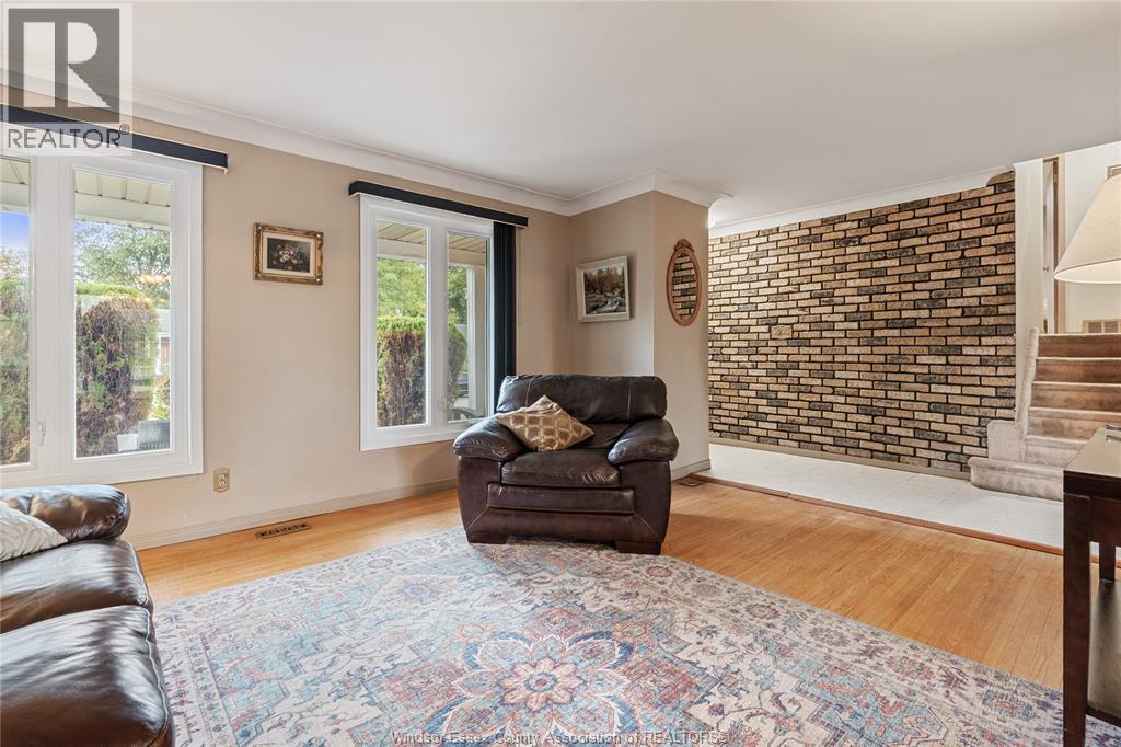 2915 St. Patrick's, Windsor, Ontario  N9E 3G8 - Photo 5 - 25027376