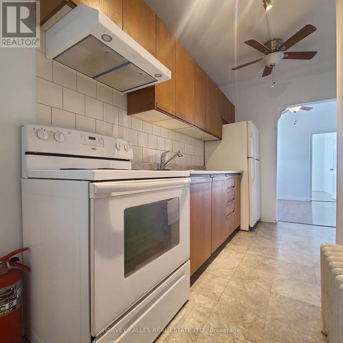 2nd Floor - 206 Augusta Avenue, Toronto, Ontario  M5T 2L6 - Photo 5 - C12456098