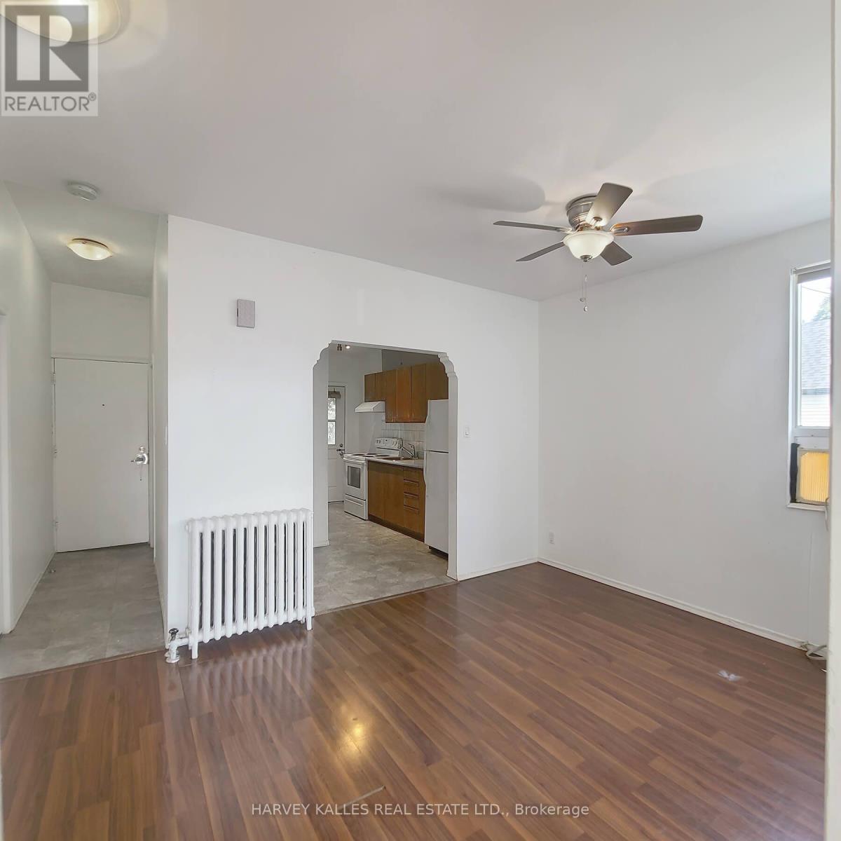 2nd Floor - 206 Augusta Avenue, Toronto, Ontario  M5T 2L6 - Photo 2 - C12456098