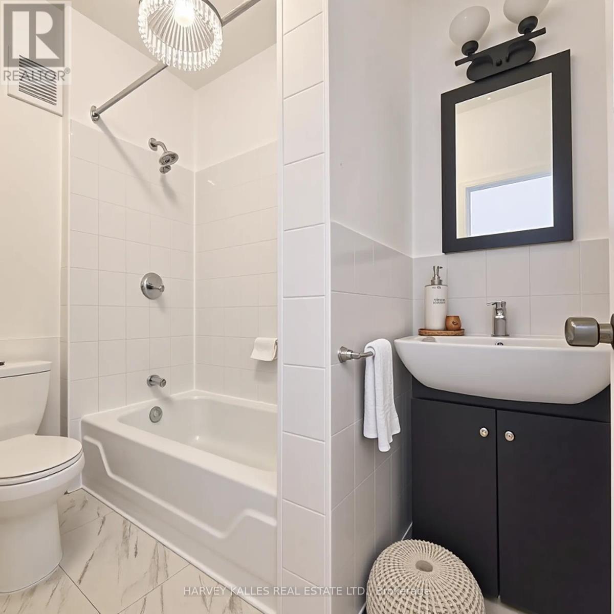 2nd Floor - 206 Augusta Avenue, Toronto, Ontario  M5T 2L6 - Photo 10 - C12456098