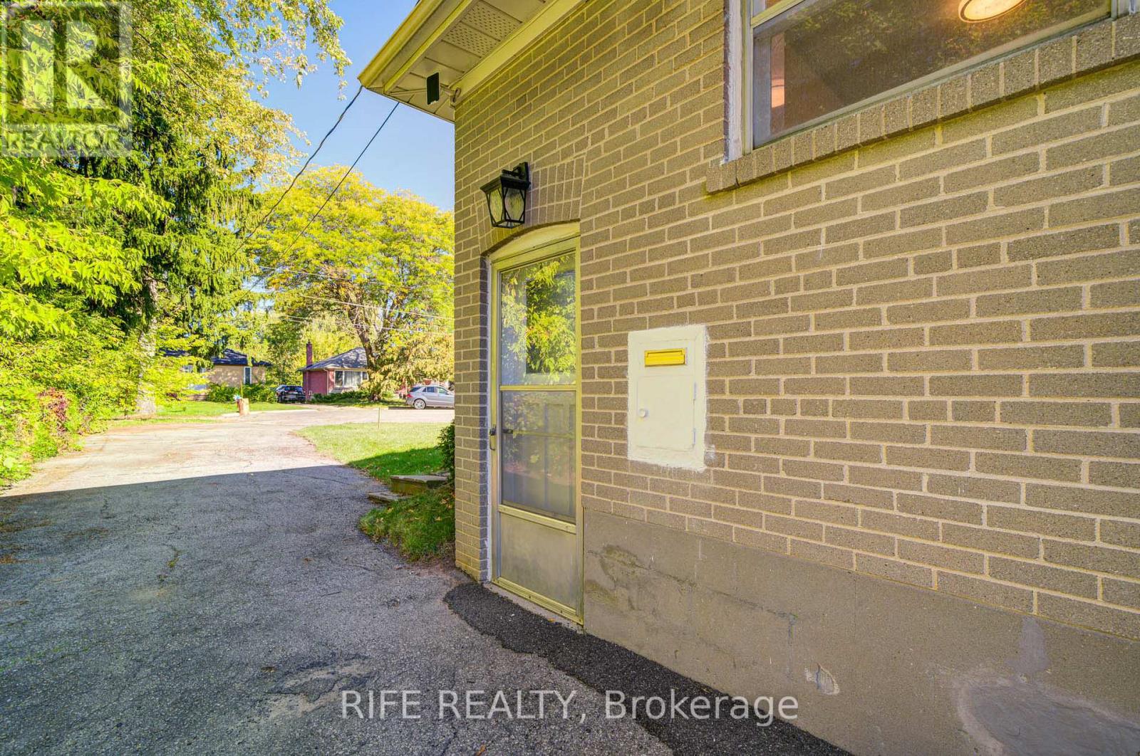 306 Wenlock Avenue, Richmond Hill, Ontario  L4C 1M7 - Photo 25 - N12470584