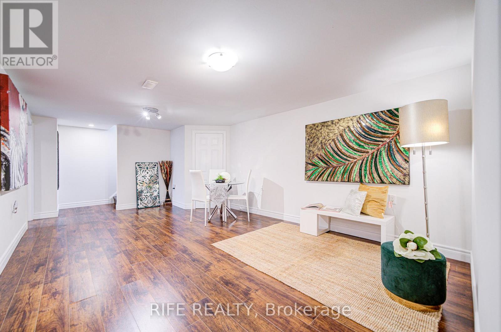 306 Wenlock Avenue, Richmond Hill, Ontario  L4C 1M7 - Photo 17 - N12470584