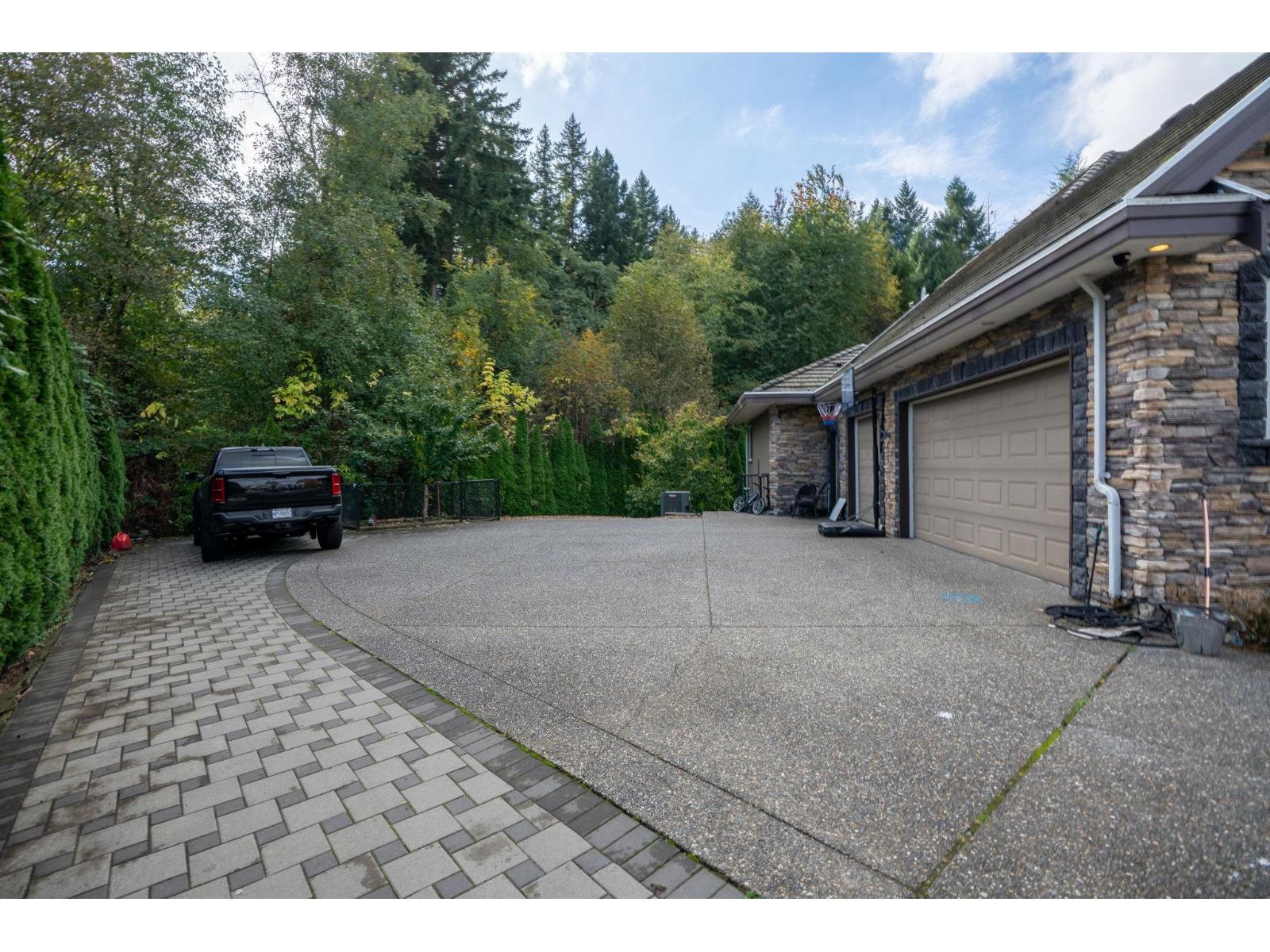 5479 124b Street, Surrey, British Columbia  V3X 3T1 - Photo 7 - R3058097