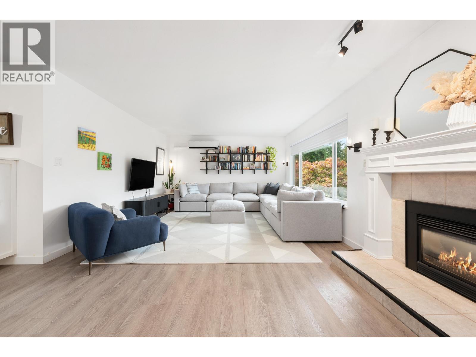 3310 Henry Street, Port Moody, British Columbia  V3H 2K5 - Photo 3 - R3062514