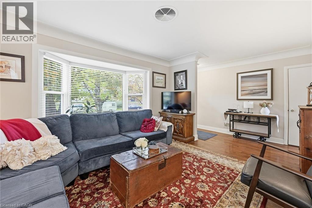 415 Henderson Road, Burlington, Ontario  L7L 2P6 - Photo 6 - 40783713