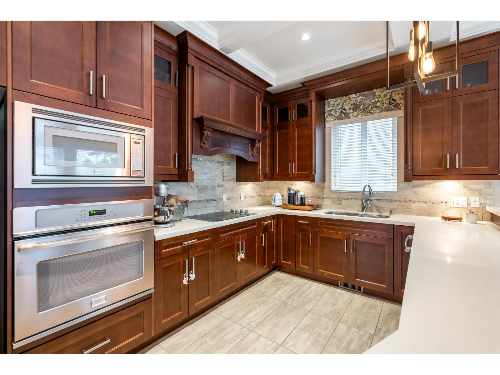 8121 210a Street, Langley, British Columbia  V2Y 0K2 - Photo 11 - R3061913