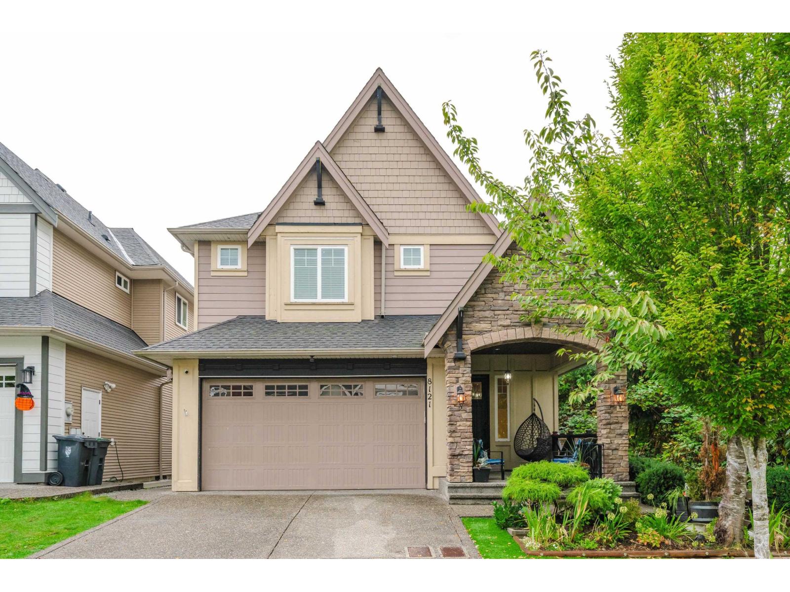 8121 210a Street, Langley, British Columbia  V2Y 0K2 - Photo 2 - R3061913