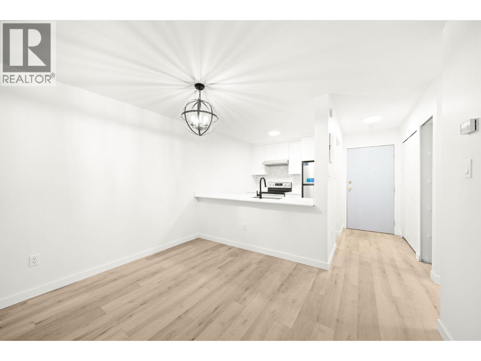 207 360 E 2nd Street, North Vancouver, British Columbia  V7L 4N6 - Photo 2 - R3062459