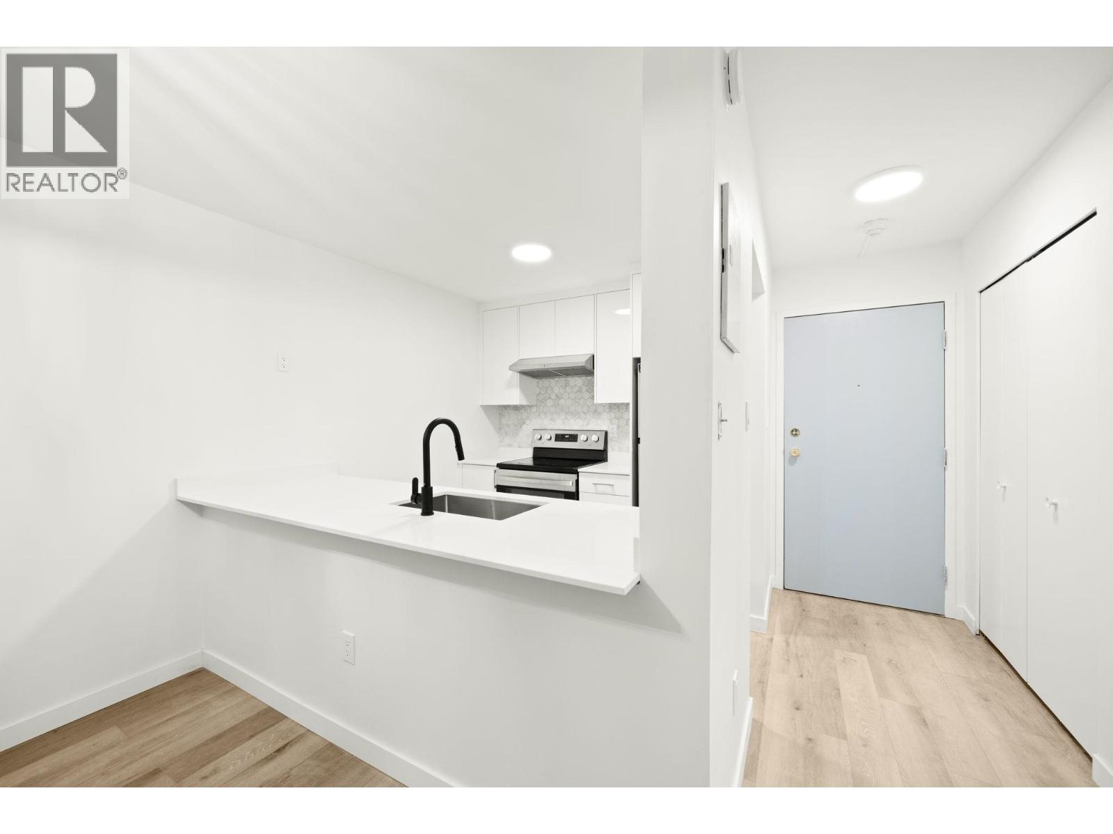 207 360 E 2nd Street, North Vancouver, British Columbia  V7L 4N6 - Photo 10 - R3062459