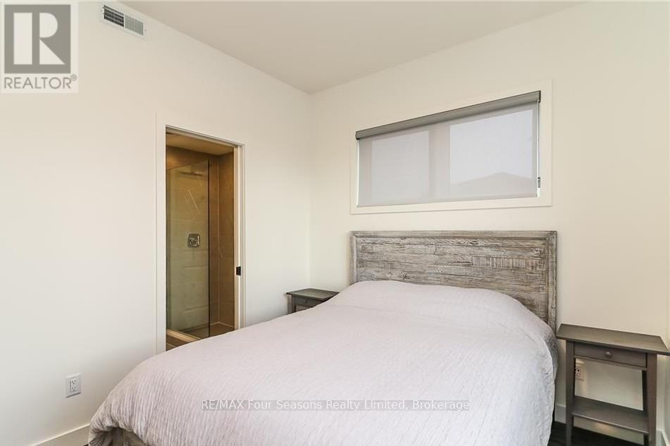 107 - 12 Beausoleil Lane, Blue Mountains, Ontario  L9Y 2X5 - Photo 11 - X12262442