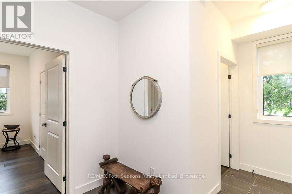 107 - 12 Beausoleil Lane, Blue Mountains, Ontario  L9Y 2X5 - Photo 5 - X12262442