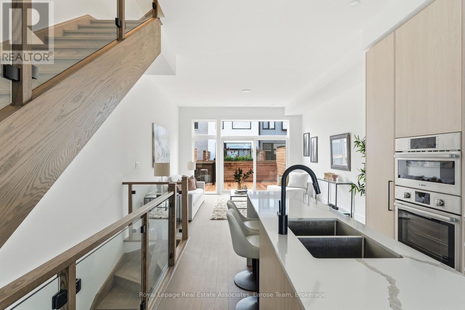 44 - 30 Lou Parsons Way, Mississauga, Ontario  L5H 0B2 - Photo 10 - W12474171