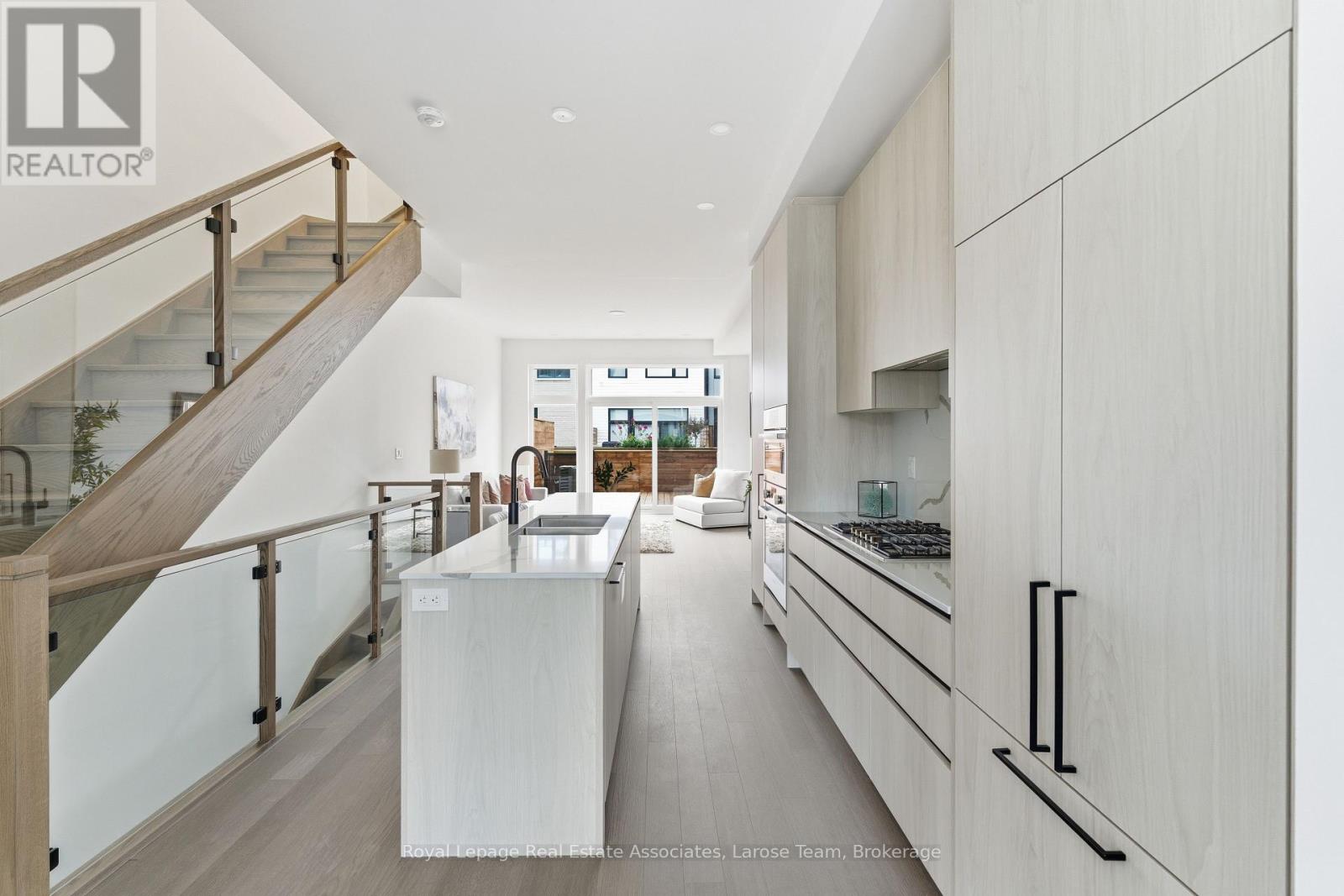 44 - 30 Lou Parsons Way, Mississauga, Ontario  L5H 0B2 - Photo 11 - W12474171