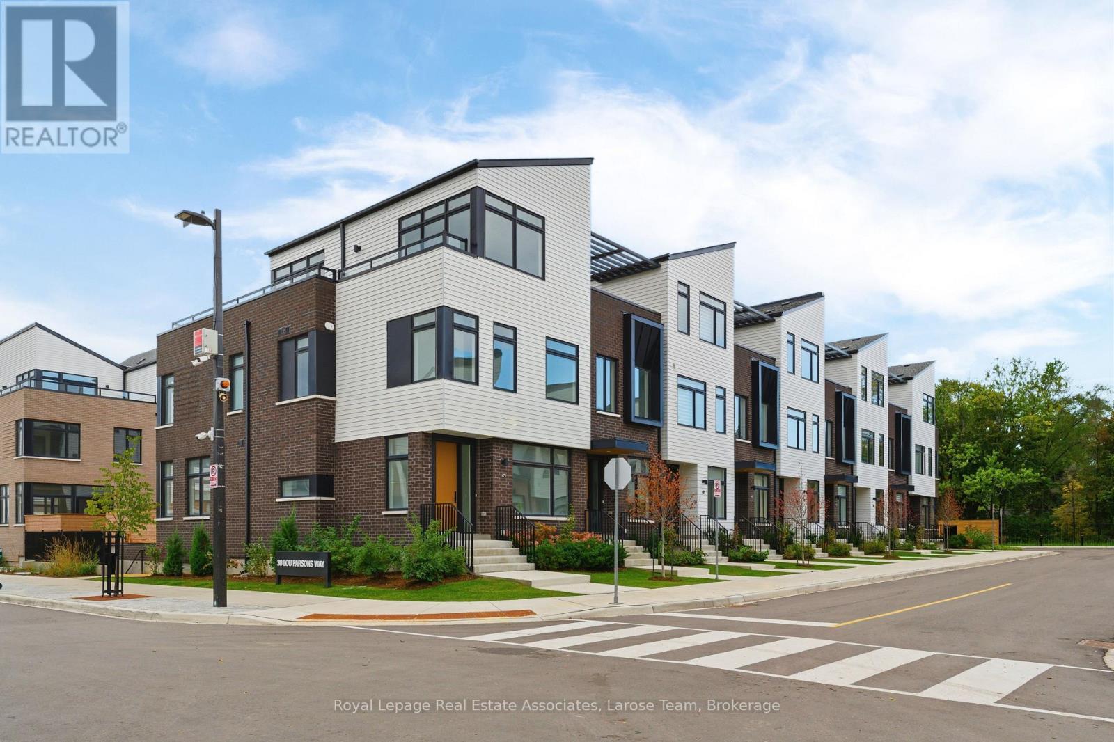44 - 30 Lou Parsons Way, Mississauga, Ontario  L5H 0B2 - Photo 41 - W12474171