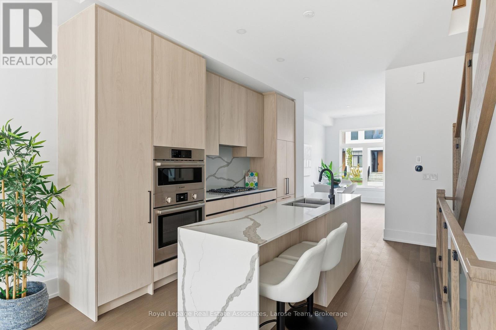 44 - 30 Lou Parsons Way, Mississauga, Ontario  L5H 0B2 - Photo 12 - W12474171