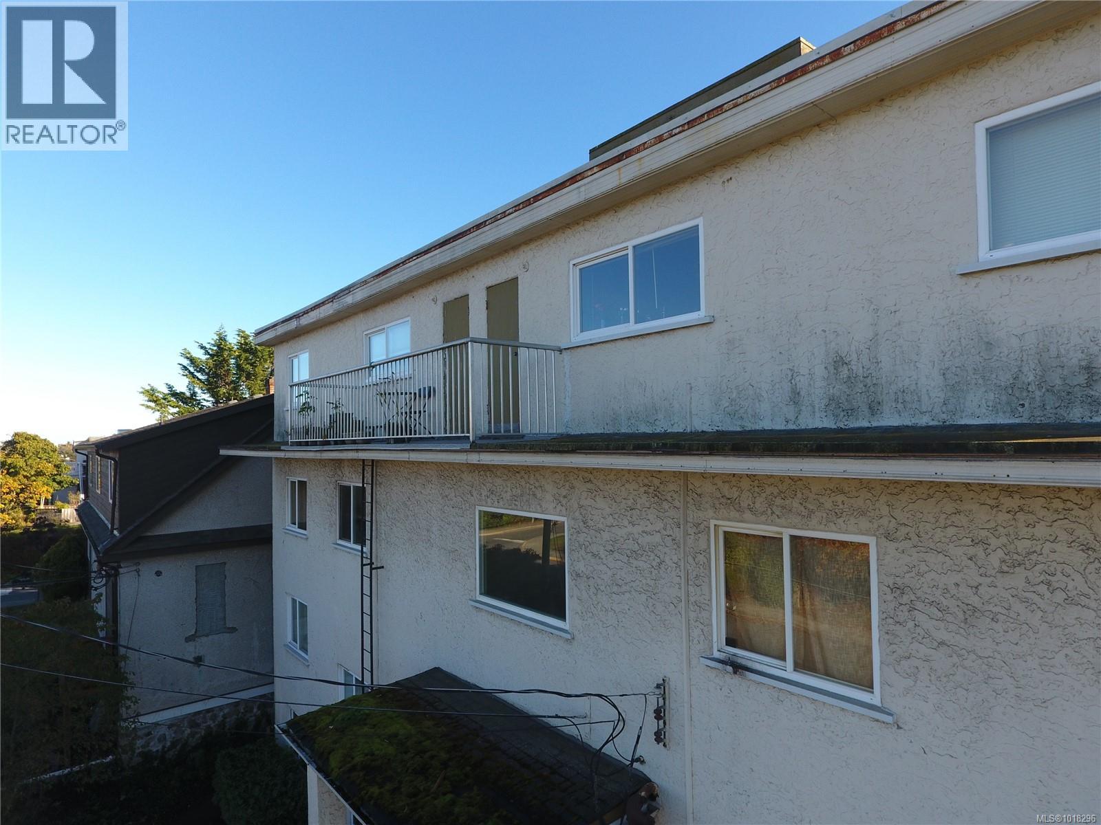 423 Wilson St, Esquimalt, British Columbia  V9A 3G6 - Photo 2 - 1018296