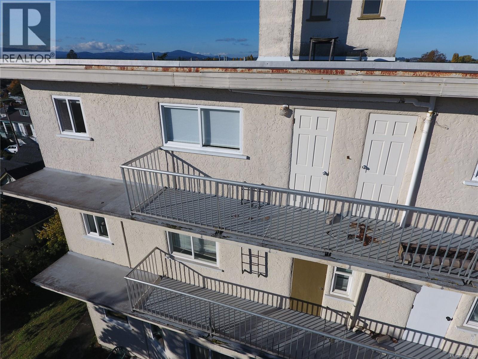 423 Wilson St, Esquimalt, British Columbia  V9A 3G6 - Photo 6 - 1018296