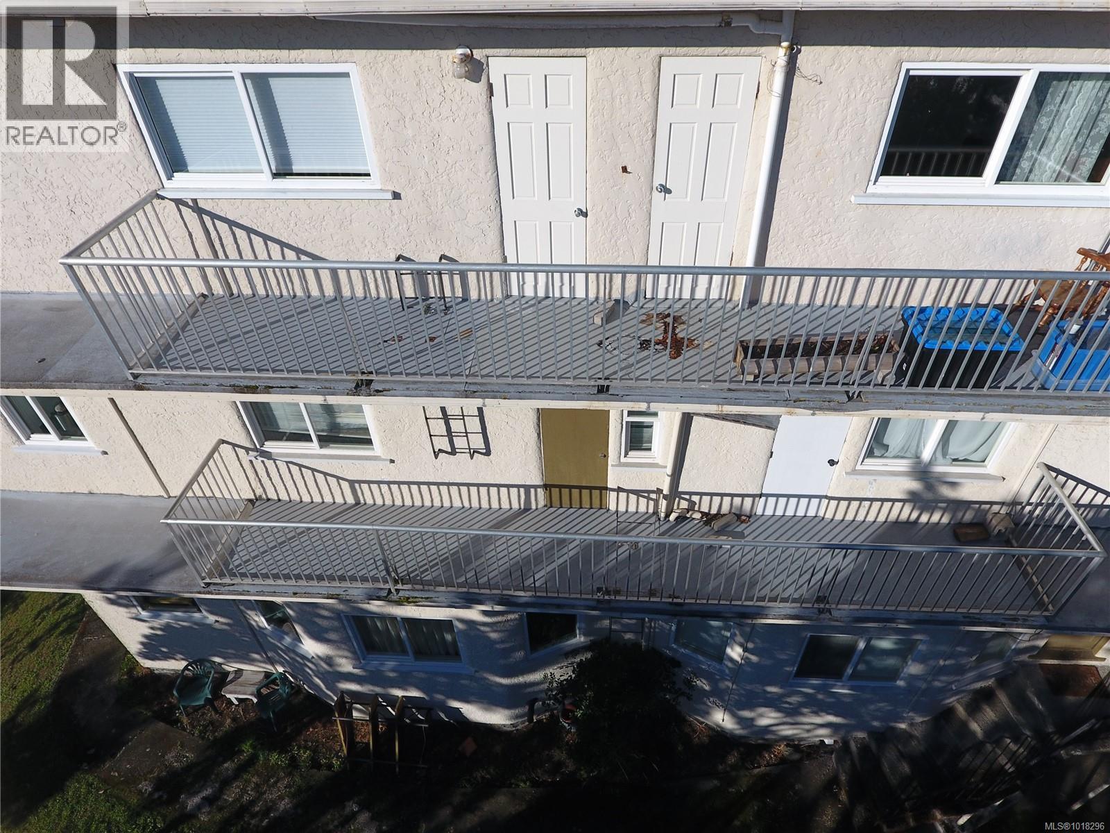 423 Wilson St, Esquimalt, British Columbia  V9A 3G6 - Photo 5 - 1018296