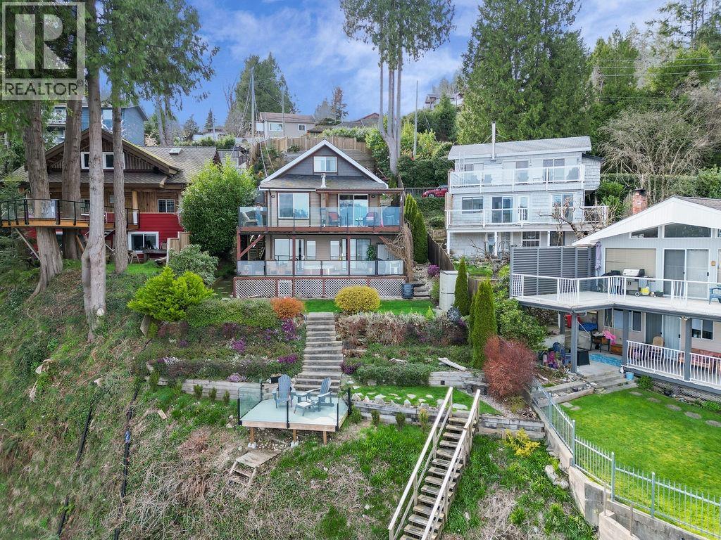 790 MARINE DRIVE, Gibsons, British Columbia