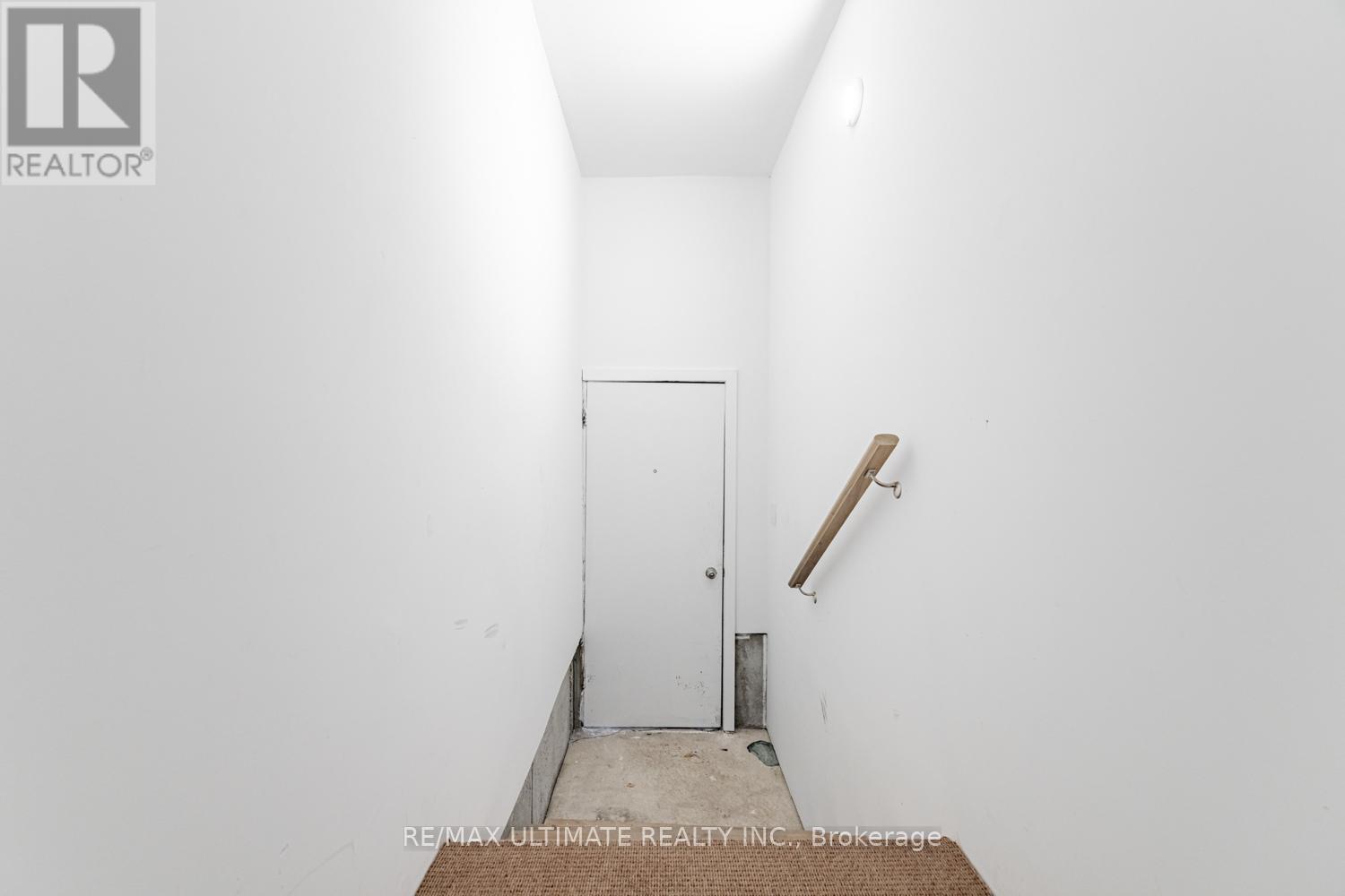 Lower - 977 Ferndale Crescent, Newmarket, Ontario  L3Y 6B6 - Photo 5 - N12479117