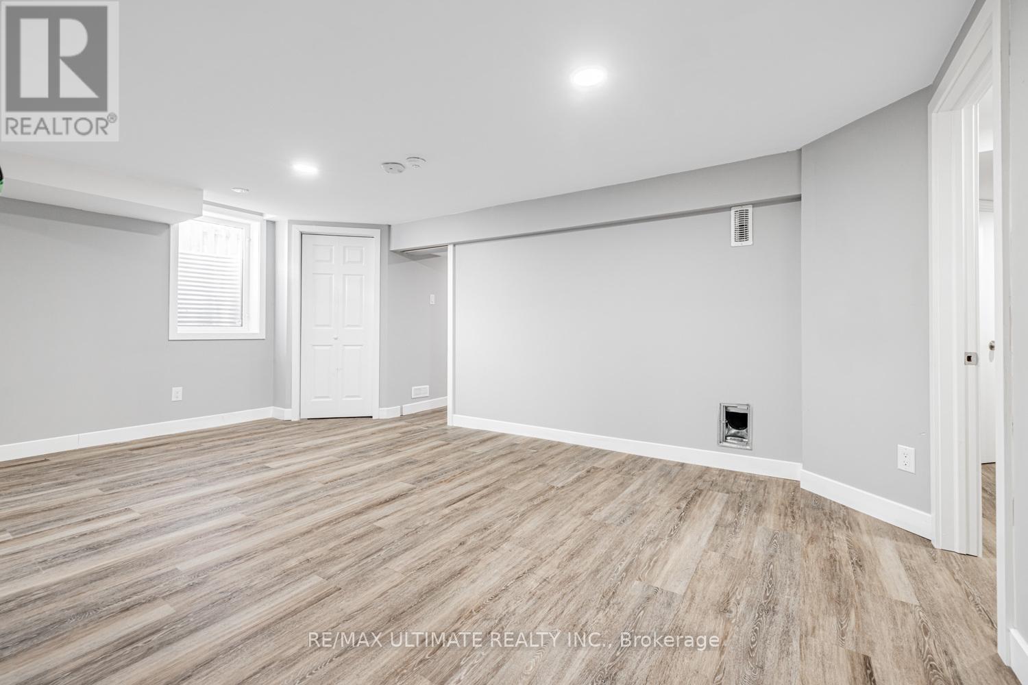 Lower - 977 Ferndale Crescent, Newmarket, Ontario  L3Y 6B6 - Photo 7 - N12479117