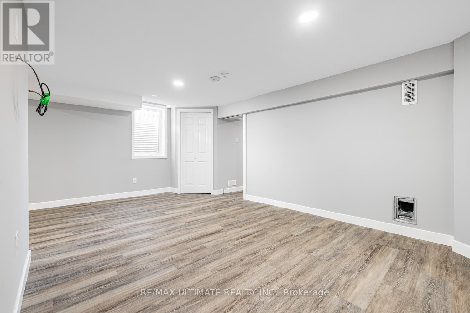 Lower - 977 Ferndale Crescent, Newmarket, Ontario  L3Y 6B6 - Photo 8 - N12479117