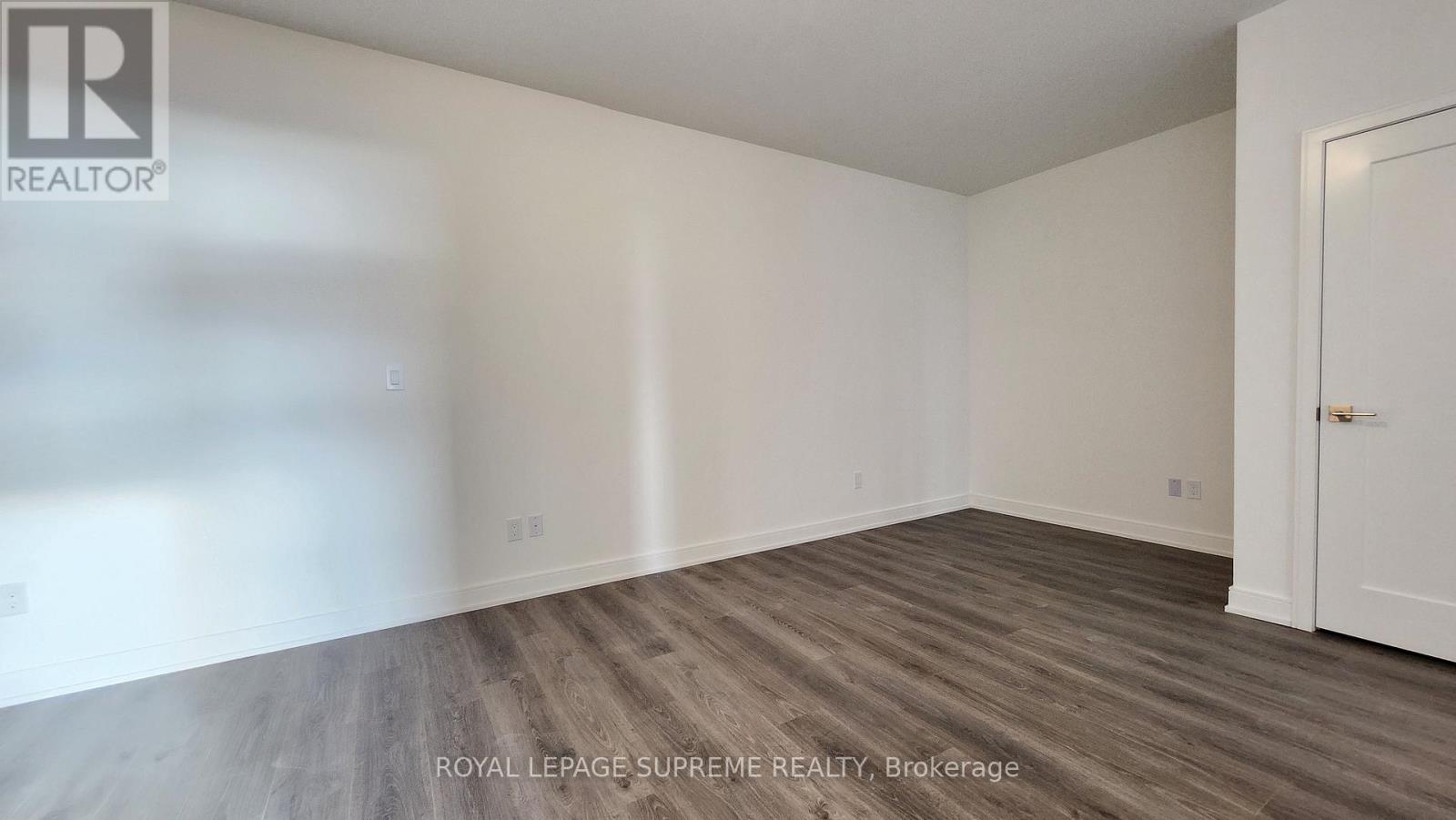 B311 - 715 Davis Drive, Newmarket, Ontario  L3Y 0J2 - Photo 5 - N12485883