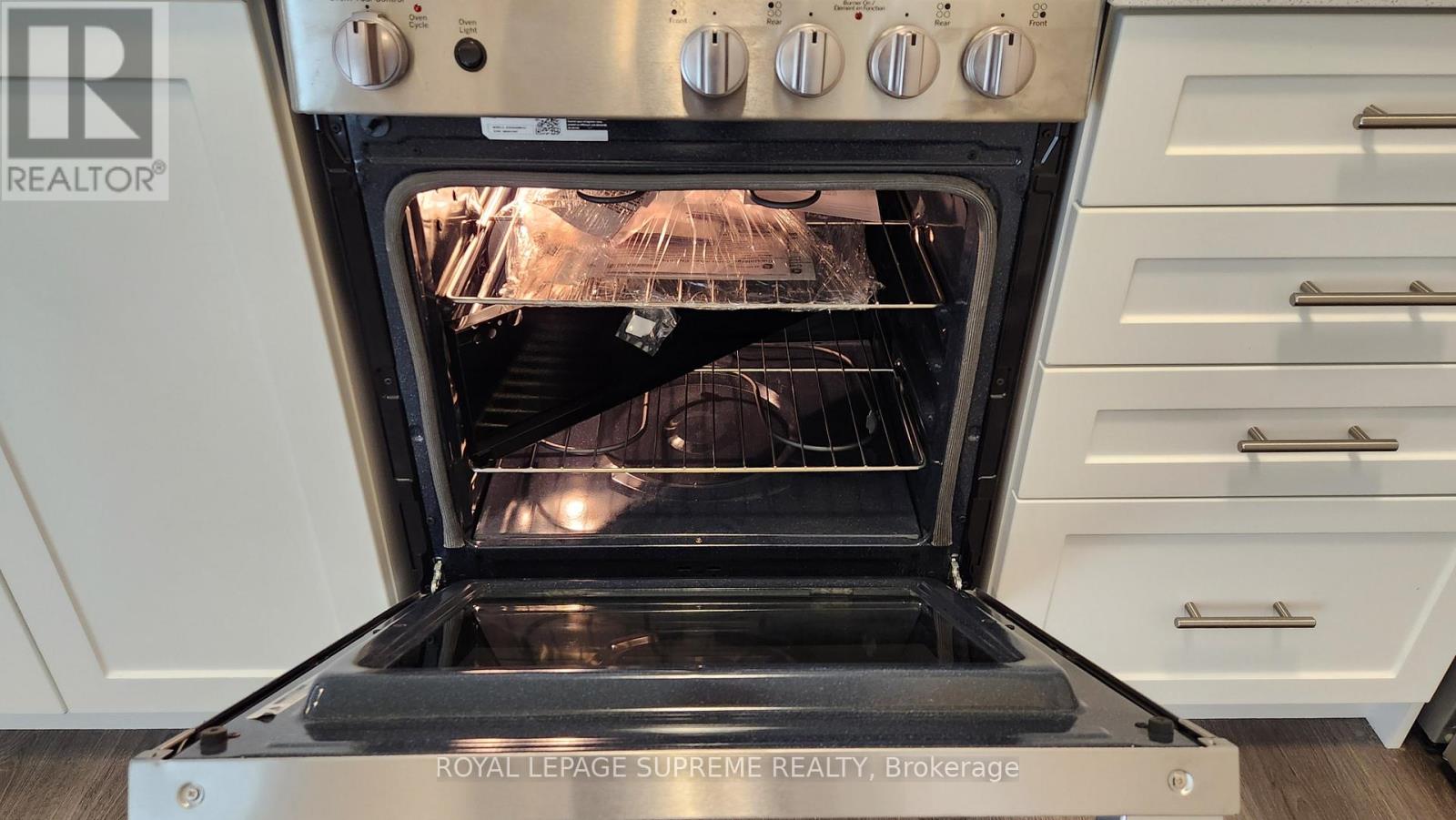 B311 - 715 Davis Drive, Newmarket, Ontario  L3Y 0J2 - Photo 8 - N12485883