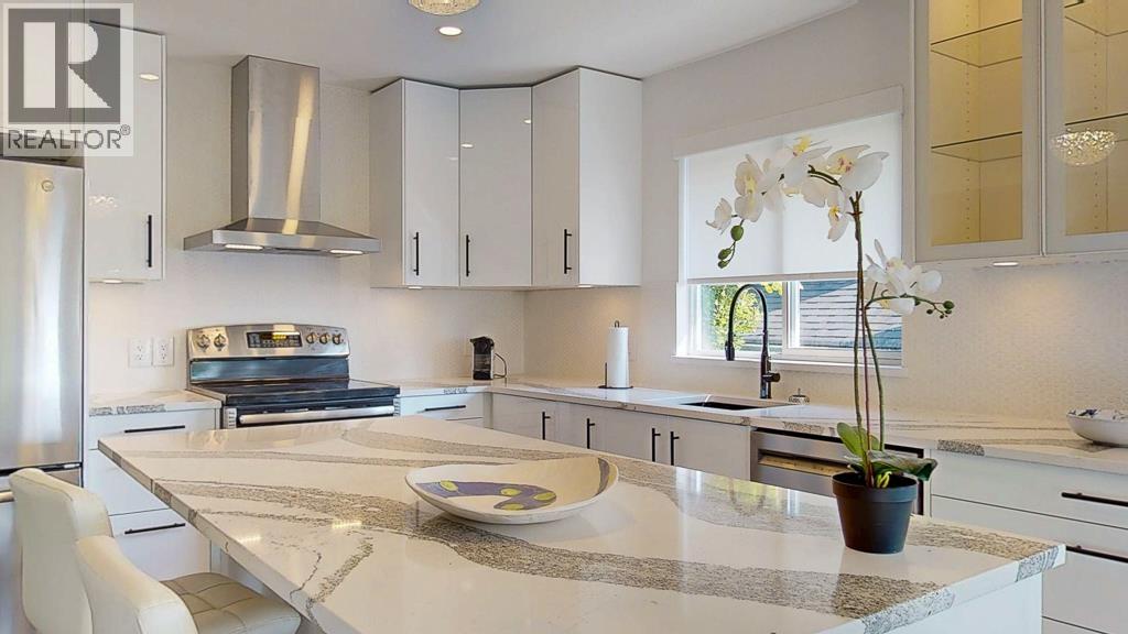 4868 Bluegrouse Drive, Sechelt, British Columbia  V7Z 0G4 - Photo 5 - R3043459