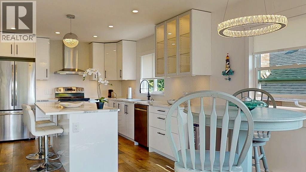 4868 Bluegrouse Drive, Sechelt, British Columbia  V7Z 0G4 - Photo 12 - R3043459