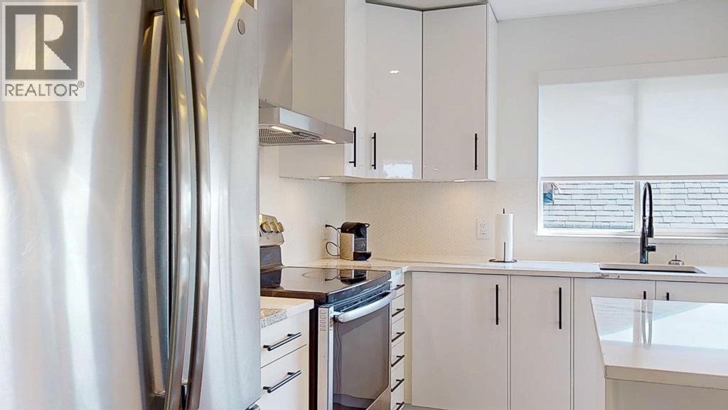 4868 Bluegrouse Drive, Sechelt, British Columbia  V7Z 0G4 - Photo 14 - R3043459