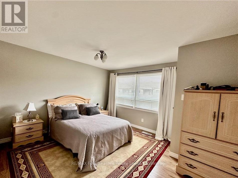 615 Tenth Street, Collingwood, Ontario  L9Y 4K6 - Photo 18 - S12330364