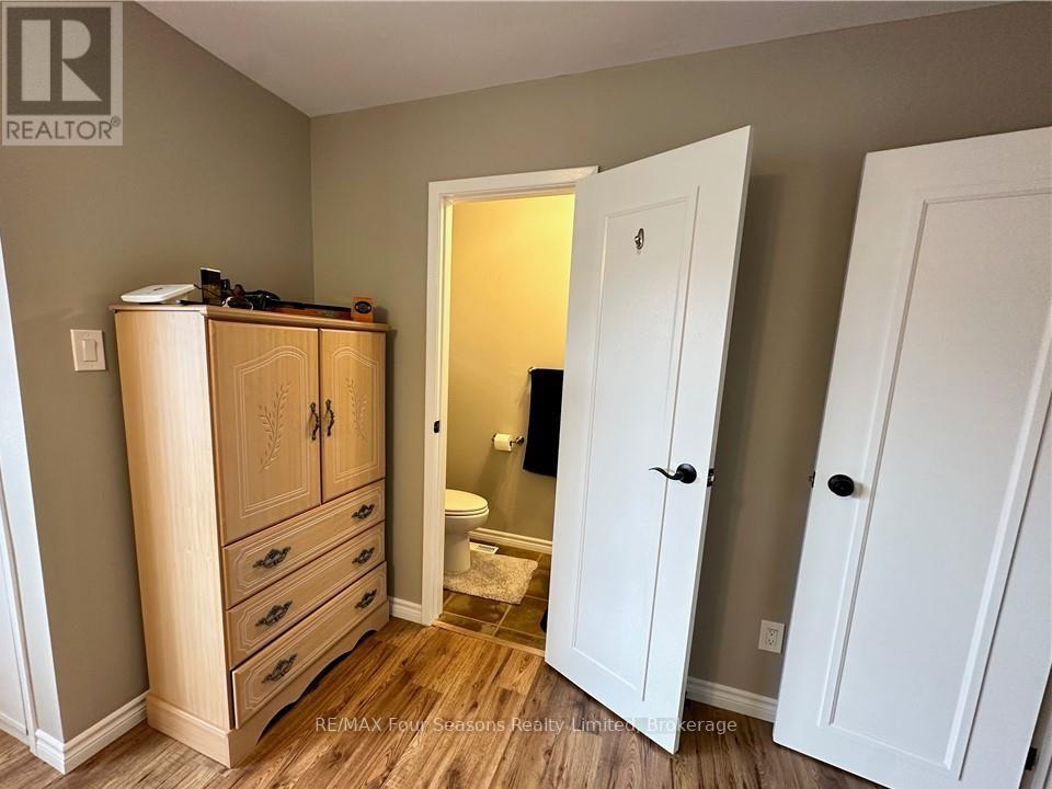 615 Tenth Street, Collingwood, Ontario  L9Y 4K6 - Photo 23 - S12330364