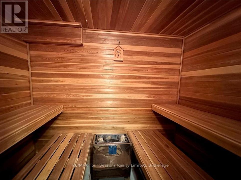 615 Tenth Street, Collingwood, Ontario  L9Y 4K6 - Photo 29 - S12330364