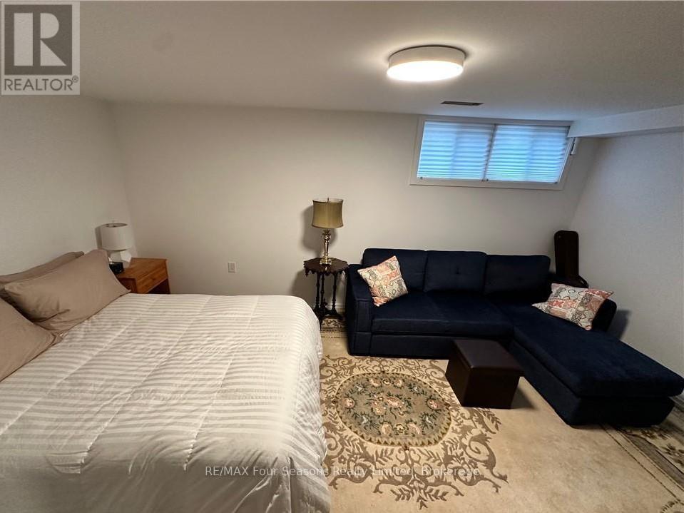 615 Tenth Street, Collingwood, Ontario  L9Y 4K6 - Photo 33 - S12330364