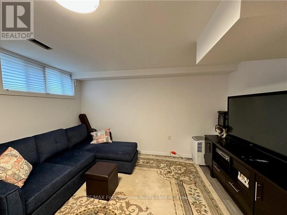 615 Tenth Street, Collingwood, Ontario  L9Y 4K6 - Photo 32 - S12330364