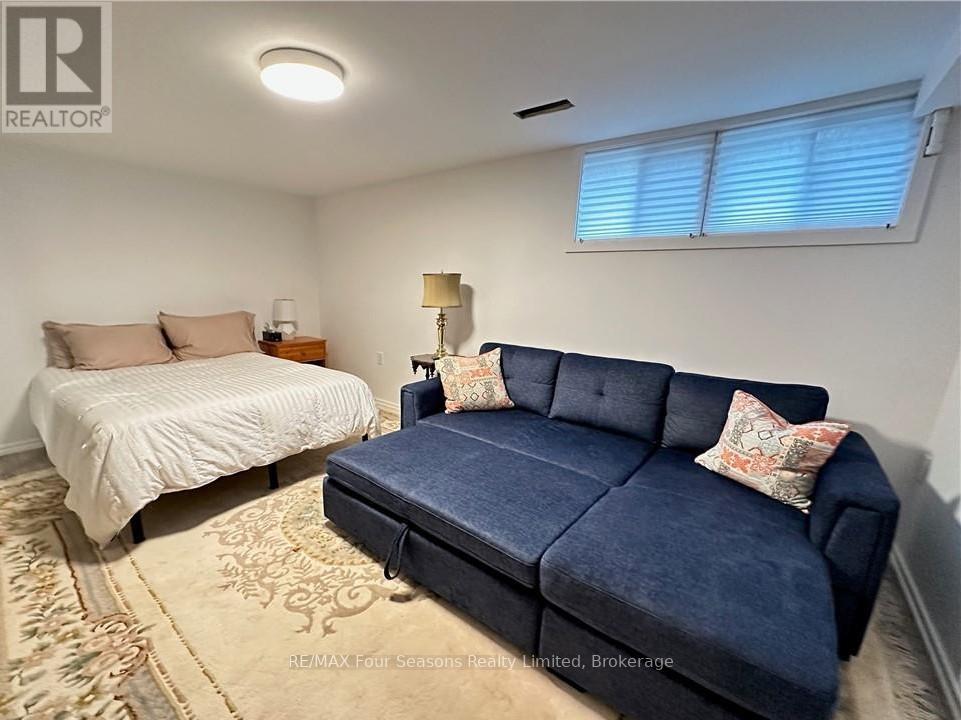 615 Tenth Street, Collingwood, Ontario  L9Y 4K6 - Photo 37 - S12330364