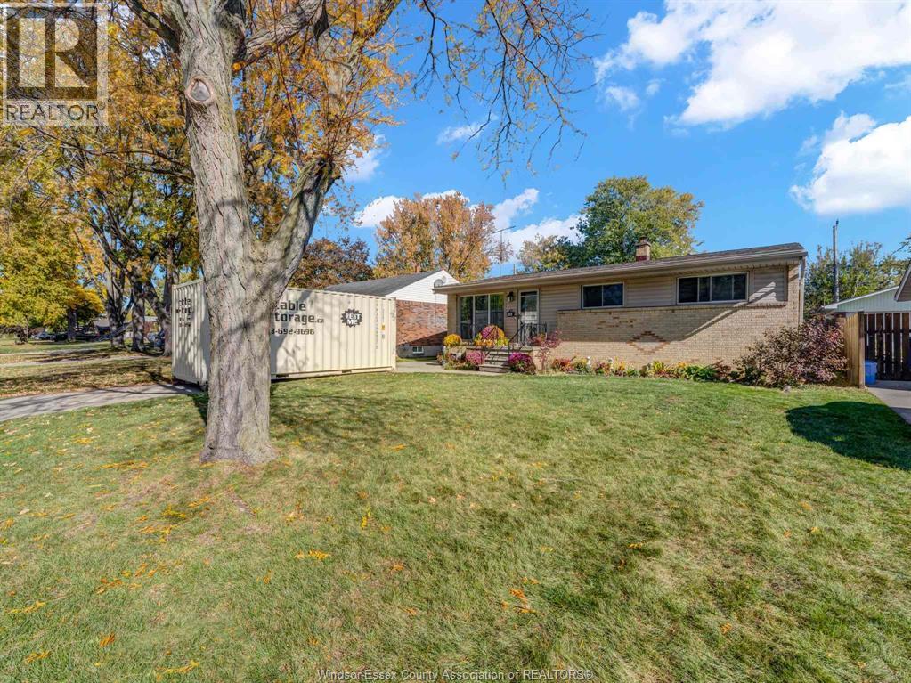 1246 Belleperche, Windsor, Ontario  N8S 3C5 - Photo 2 - 25027277